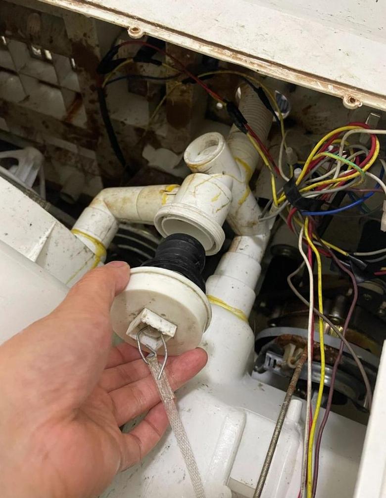 半自动洗衣机排水故障排查与解决方法