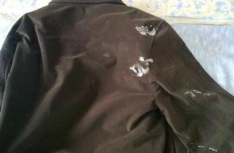 快速清除衣服上起泡胶的技巧