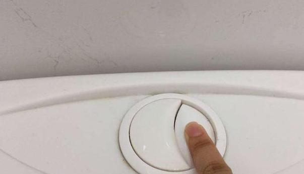 马桶按钮弹不起来维修指南