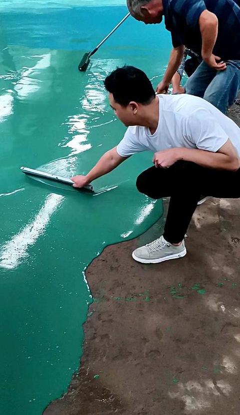 水泥地面上油漆去除攻略