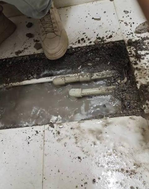 地板砖下水管漏水处理攻略